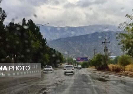 بارش برف و باران در جاده‌های ۱۵ استان کشور/ ترافیک سنگین در محورهای چالوس و هراز